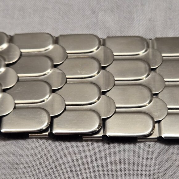 1980's Silver Toned Fish Scale Stretchy Belt - Picture 7 of 11